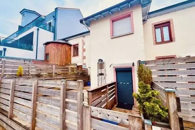 Image de Maison spacieuse avec terrasse, proche du lac