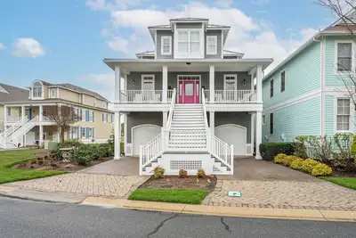 Image de Luxury Retreat at The Peninsula, Endless Amenities, Private Beach, Sleeps 10