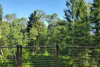 Image de Charming and eclectic 4 Bedroom Home in Victor with countless amenities