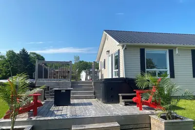 Image de Quiet Waterfront Cottage w/ Hot Tub, River View & Access only 2 min to Boat Ramp