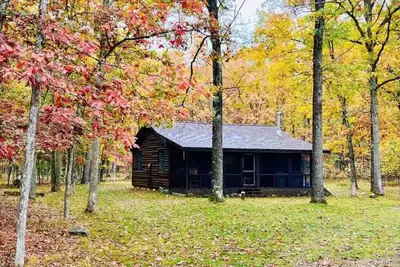 Image de Log Cabin “Northern Star”. Entire cabin in Baldwin, Michigan.