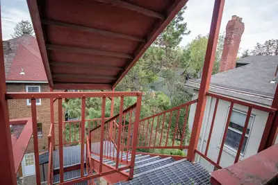 Image de 2-bedroom apartment close to downtown Pittsburgh with Ac for relaxing stays