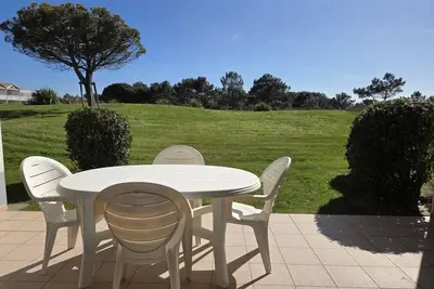 Image de Spacieux T3 à 200m de la mer- Terrasse & piscines