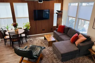 Image de Modern, Spacious 3-bedroom Townhouse with Solar - 18 min from Boulder