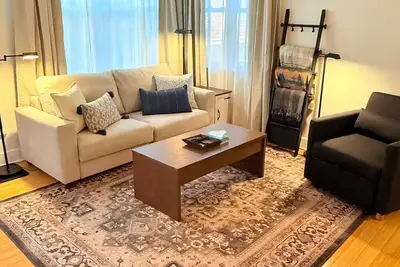 Image de Cozy Corner Nob Hill Flat. Heated Bath Floors!