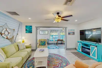 Image de Ground floor, dog-friendly home with access to beautiful Gulf beaches and trails