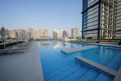Dubai Hills Apt with Infinity Pool