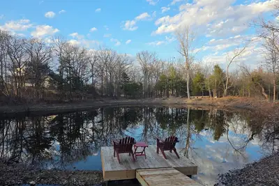 Image de Peaceful Retreat w/ Hot Tub, Fire Pit, Dock & Pond