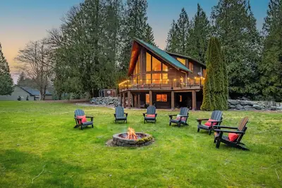 Image de North Cascades Skagit River Estate-river front with hot tub, sauna