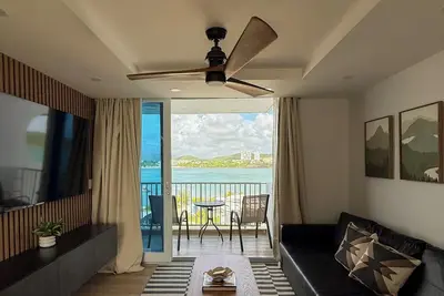 Image de The Oasis - Private Island Getaway!