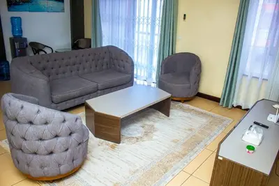 Image de Modern, cozy 2-bedroom apartment in the heart of Nairobi with modern amenities.