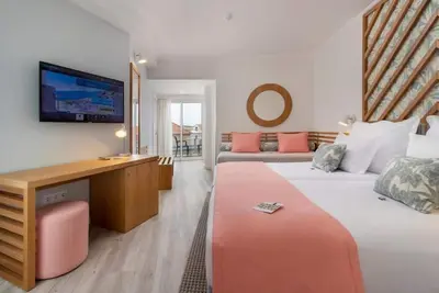 Image de Inviting Oceanfront Room w/ Balcony – Gateway to Adventure & Relaxation