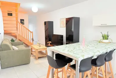 Image de Maison Trio, parking privé gratuit, wifi, TVsmart.