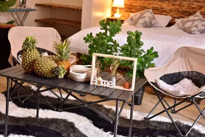 Image de Serene Executive Studio in Kinubi – Wi-Fi, Kitchenette, Smart Tv and lounge