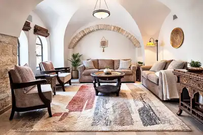 Image de Family Friendly with Terrace in Old City by FeelHome