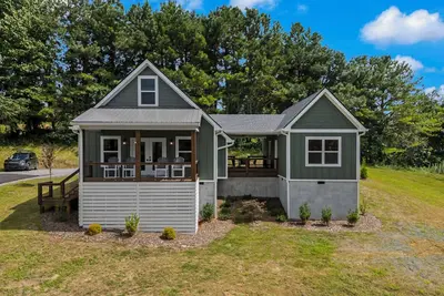 Image de Turtle Knob by Chatuge Home Concierge | Mountain Views | King Beds | Peaceful Hayesville Retreat