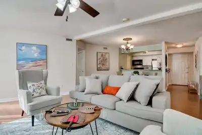 Stylish 2br2ba 1. 5 mi to Masters