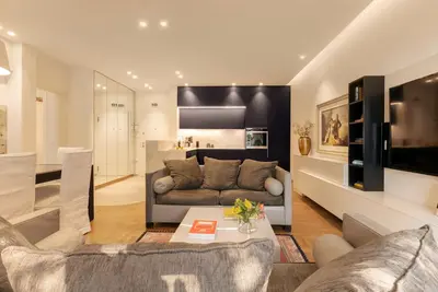 Image de Nikita 1 3rd·Signature Athenian Residence