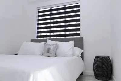 Image de Motswana Suite: Calm & Cozy 2-bedroom stylish apartment