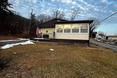 Image de Cozy 3-Bedroom Home in Charming Milroy – Minutes from State College/Psu Events