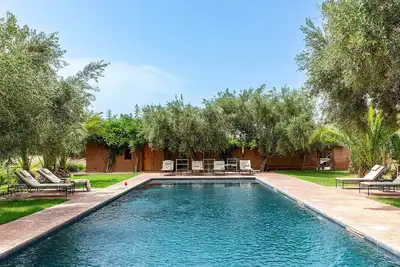 Image de Nyssa, piscine, pétanque, jardin & personnel