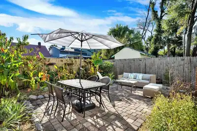 Image de Southern Elegance in Historic Downtown Savannah | Heated Pool Access