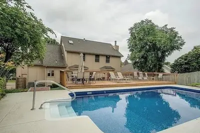 Fifa World Cup Hub: 8 Mins to Arrowhead + Pool!