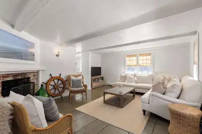 Image de Walk to Water, Cozy, Dog Friendly!