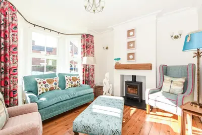 Image de Beach House - sleeps 5 guests  in 3 bedrooms