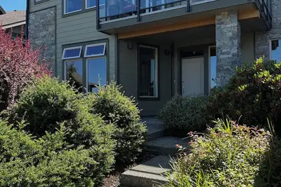 Image de Peaceful Ocean View Oasis! Minutes to beaches and parks - shopping and dining!