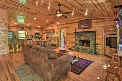 Image de Hillside Cabin! Escape to the Mtns near Helen!