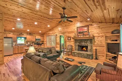 Image de New! Mtn Laurel 6/5! Pool Table & Close to Helen!