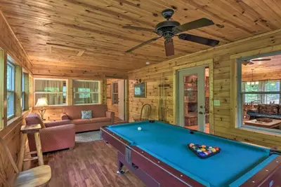 Image de 6/4 Wishing Well! Pool Table! Minutes to Helen!