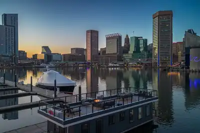 Image de Luxe Black Houseboat: Inner Harbor Skyline Views