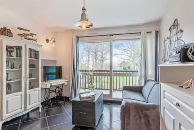 Image de Piscine et Vue Dégagée à Trouville-sur-Mer