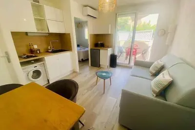 Image de Claires Marines Joli T2 résidence à la corniche clim parking