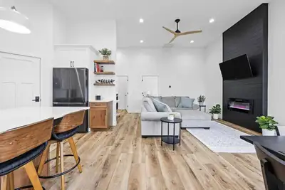 Image de Modern 1 Bedroom Suite at Lavender Farm