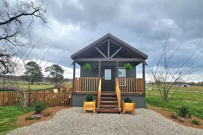 Image de Tiny house, big dreams in the country