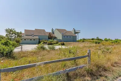 Image de Stunning Truro Bay View 3 Bdr, 3 Bath Private Home In Secluded Community