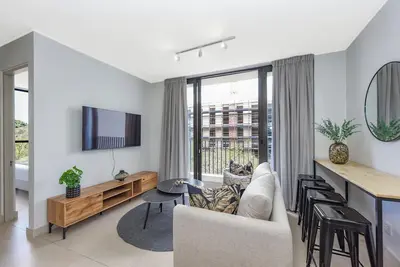 Image de One Rosebank • 2br Sass, Style and City Lights