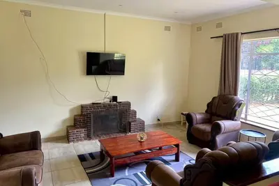 Image de Stylish 3-bedroom guesthouse in Greendale - 2336