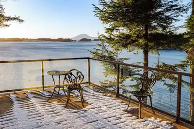 Image de Hot Tub & Whale Watching! Scenic Sitka Escape