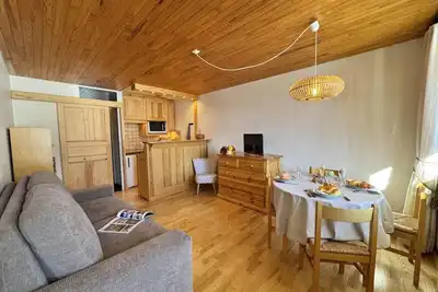 Image de 300m des commerces, 7ème étage, terrasse, casier à ski, 25m², Vars
