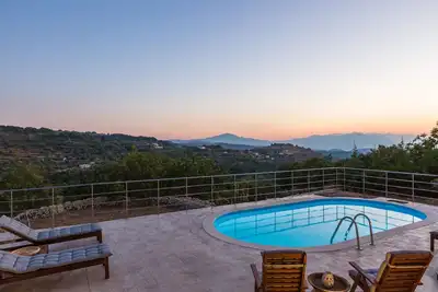 Charming Villa above Rethymno Family Friendly