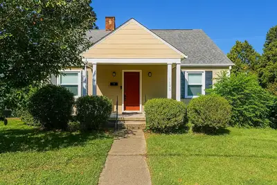Image de Cozy 3br Near Coliseum, Uncg, A&T & Hospitals