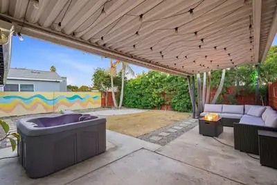 Image de GuesthomeOasis Sleeps6 HotTub+FirePit NearLAX/SoFi