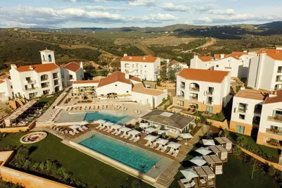 Image de Stylish Countryside Retreat Near Award-Winning Golf Course – Relax in Comfort