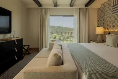 Image de Cozy & Refined Suite at Viceroy Ombria Algarve | Close to Salir Castle Ruins