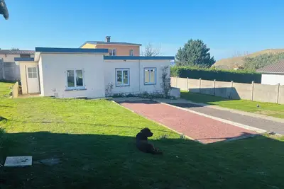 Image de Maison entière - Plage à pied - Jardin -Parking - Terrain de pétanque