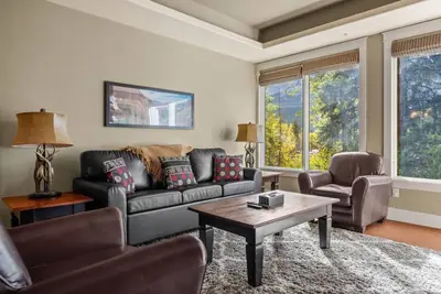 Image de Canmore Rockies Getaway| 2br + Resort Amenities